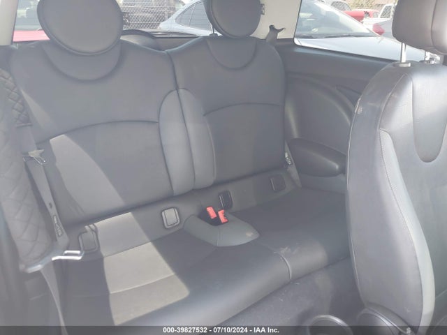 2010 MINI COOPER WMWMF3C52ATZ24834 Photo 7