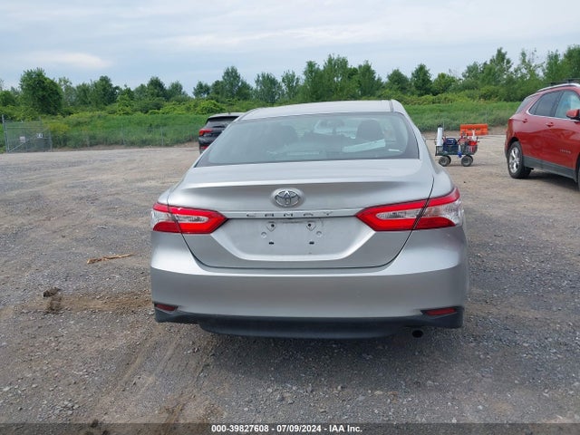 Toyota CAMRY LE 2018 4T1B11HK2JU626706 Image 16