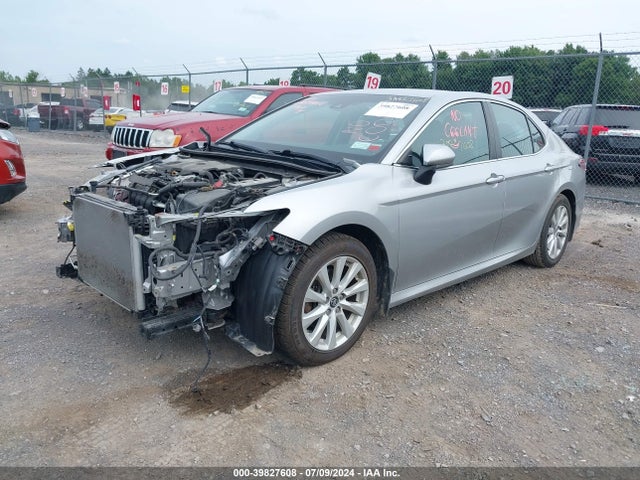 Toyota CAMRY LE 2018 4T1B11HK2JU626706 Image 2