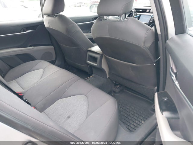 Toyota CAMRY LE 2018 4T1B11HK2JU626706 Image 8