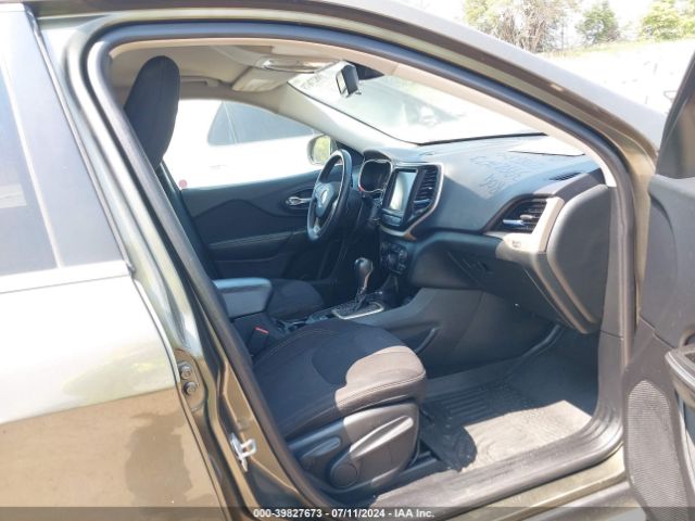 1C4PJMCS1FW570465 Jeep Cherokee North