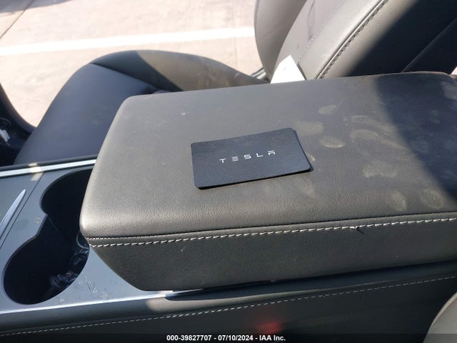 Tesla Model Y Long Range/rwd 2024 7SAYGDED6RF051635 Image 11