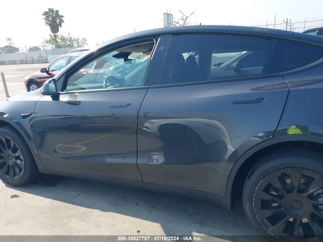 Tesla Model Y Long Range/rwd 2024 7SAYGDED6RF051635 Image 15