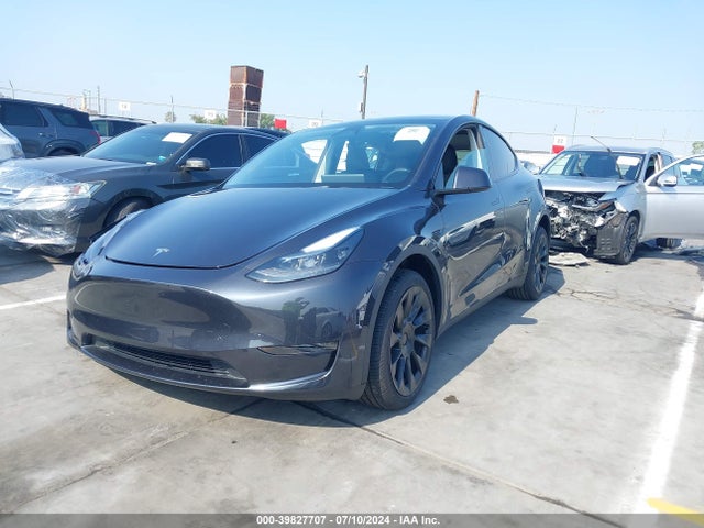 Tesla Model Y Long Range/rwd 2024 7SAYGDED6RF051635 Image 2