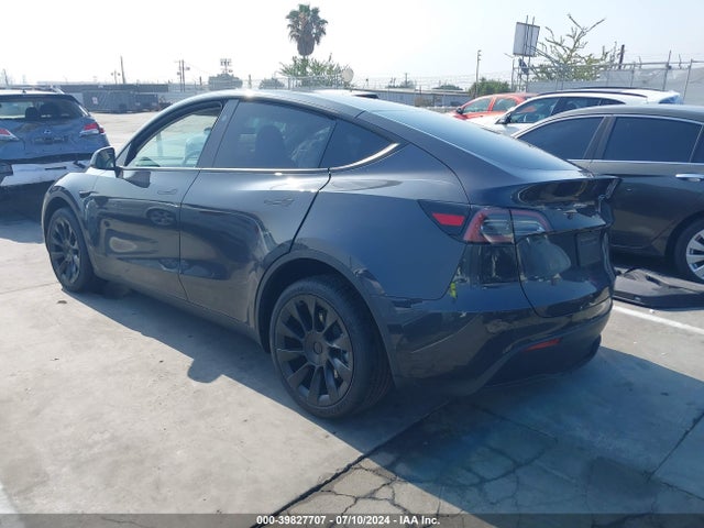 Tesla Model Y Long Range/rwd 2024 7SAYGDED6RF051635 Image 3