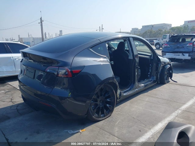 Tesla Model Y Long Range/rwd 2024 7SAYGDED6RF051635 Image 4