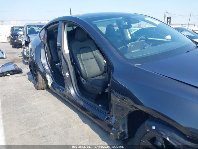 Tesla Model Y Long Range/rwd 2024 7SAYGDED6RF051635 Image 6