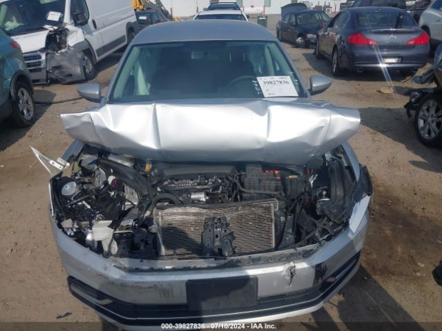 1VWAT7A33GC060566 Volkswagen Passat 1.8t S