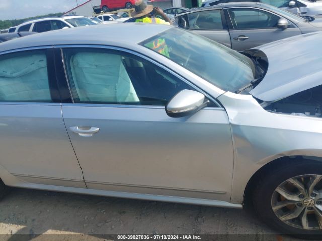 1VWAT7A33GC060566 Volkswagen Passat 1.8t S
