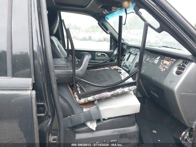 Ford Expedition Limited 2014 1FMJU2A50EEF23801 Image 5