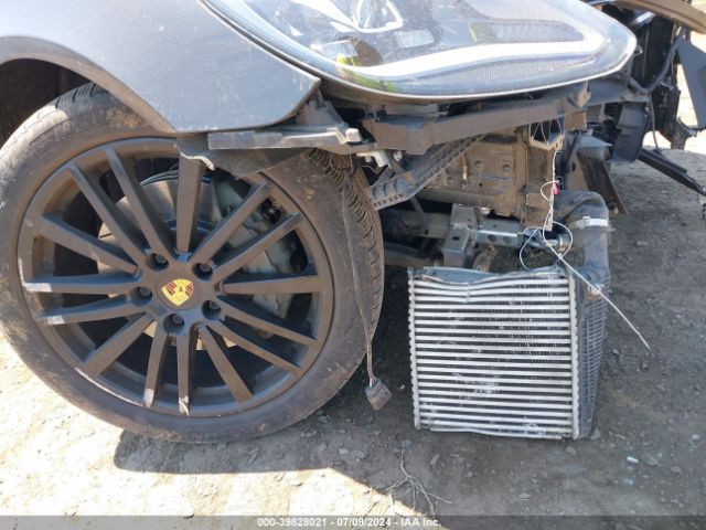 WP0AB2A79HL120900 Porsche Panamera 4s