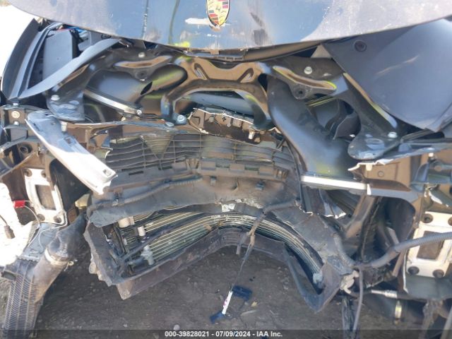 WP0AB2A79HL120900 Porsche Panamera 4s
