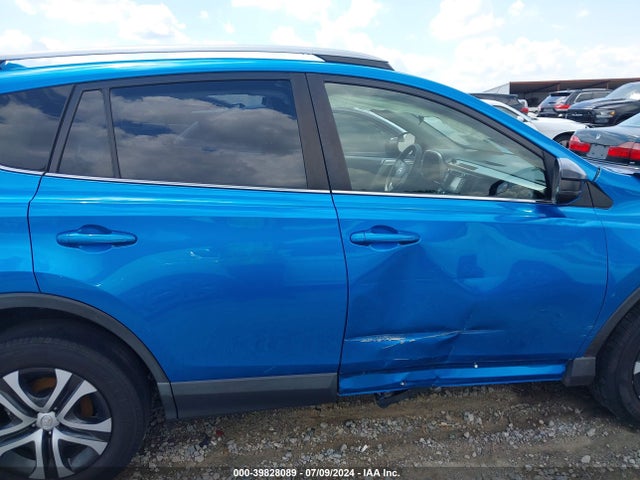 Toyota RAV4 LE 2018 JTMZFREV1JJ728128 Image 14