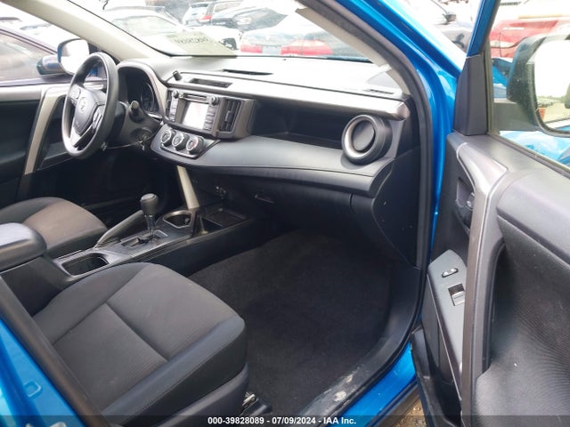 Toyota RAV4 LE 2018 JTMZFREV1JJ728128 Image 5