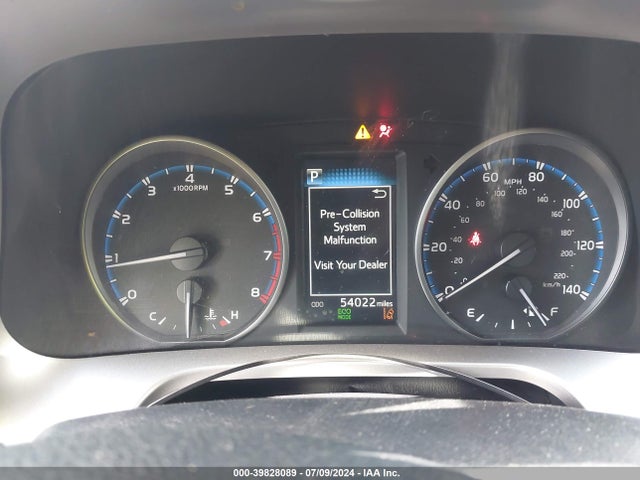 Toyota RAV4 LE 2018 JTMZFREV1JJ728128 Image 7