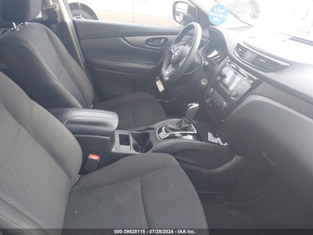 JN1BJ1CP4HW011051 Nissan Rogue Sport S