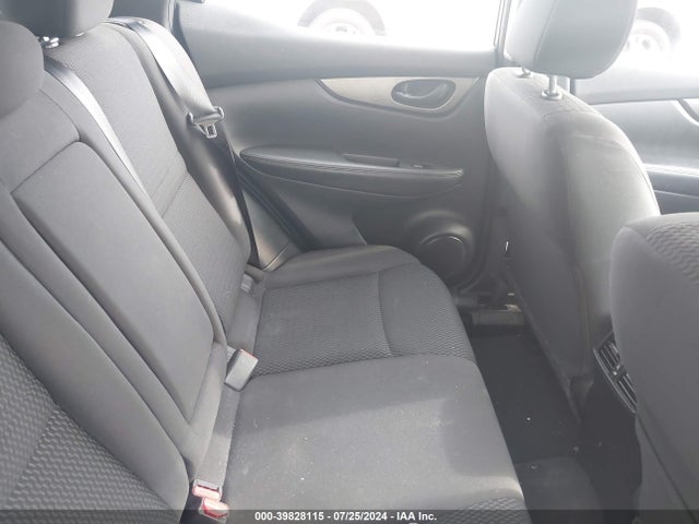 JN1BJ1CP4HW011051 Nissan Rogue Sport S
