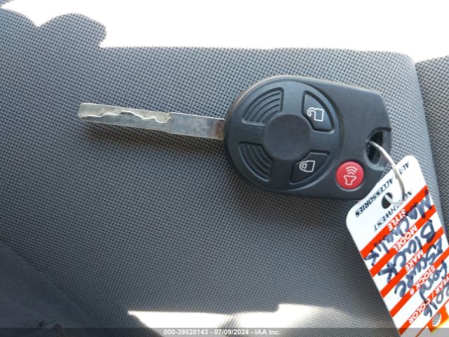 1FMCU0GX8GUA28339 Ford ESCAPE SE