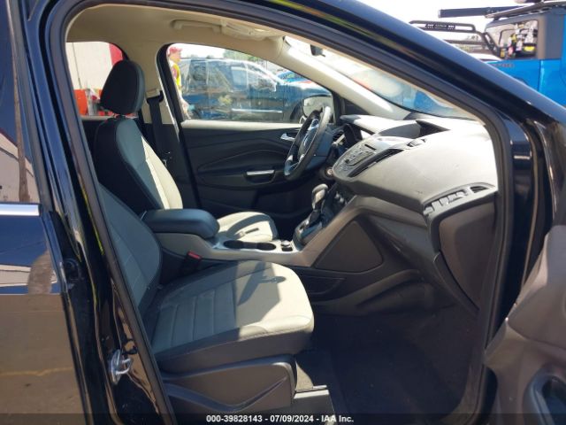 1FMCU0GX8GUA28339 Ford ESCAPE SE