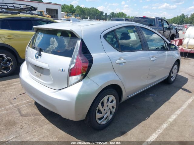 JTDKDTB39F1096199 Toyota Prius C One