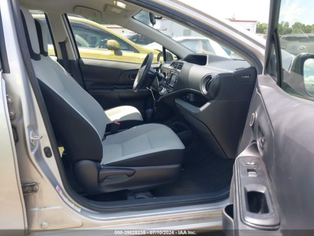 JTDKDTB39F1096199 Toyota Prius C One