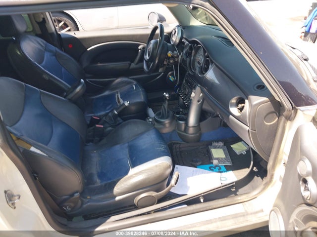 2006 MINI COOPER WMWRC33576TK70130 Photo 4