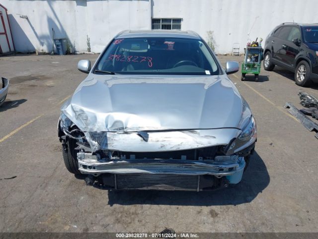 YV126MEB8F1207855 Volvo V60 T5 Premier