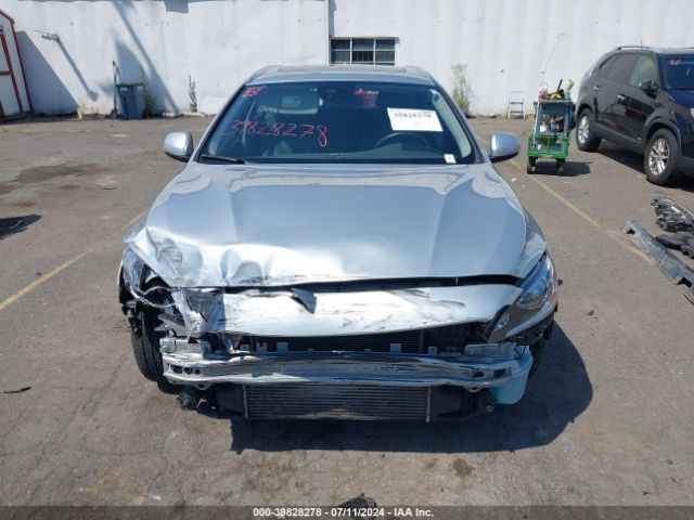 YV126MEB8F1207855 Volvo V60 T5 Premier