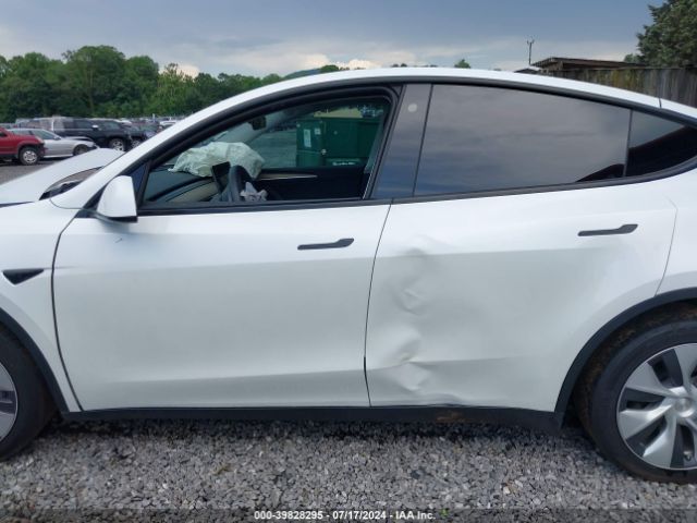 7SAYGDEE7NA012228 Tesla Model Y Long Range Dual Motor All-wheel Drive
