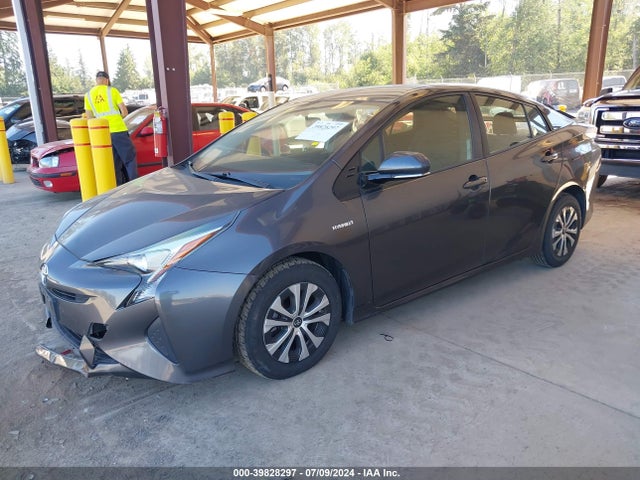 Toyota Prius Three 2016 JTDKARFU4G3510025 Image 2
