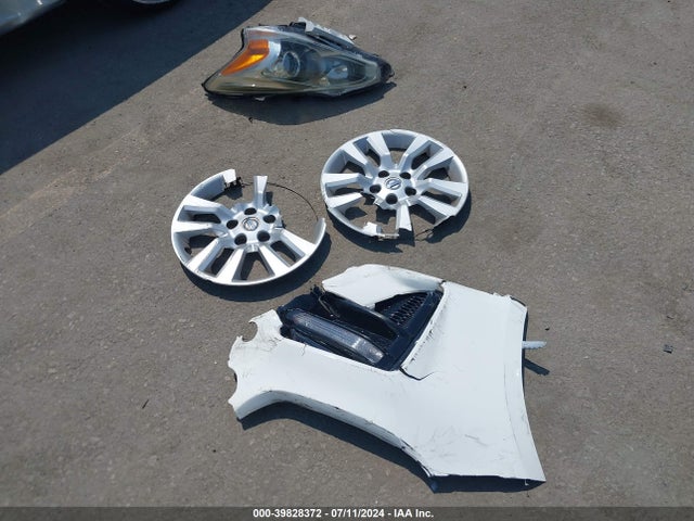 Nissan Altima 2.5 S 2015 1N4AL3AP1FN300818 Image 12