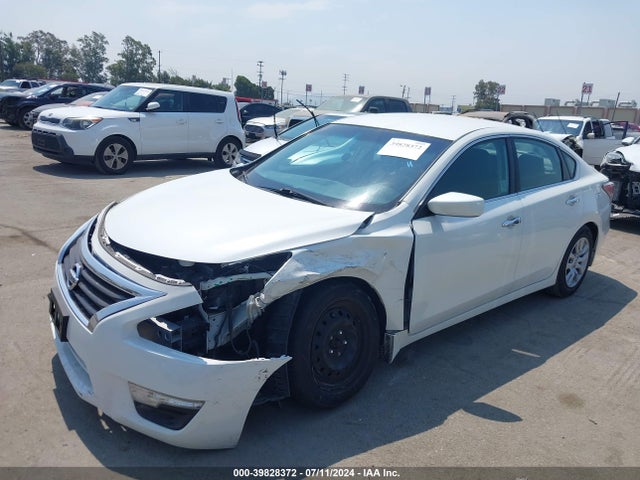 Nissan Altima 2.5 S 2015 1N4AL3AP1FN300818 Image 2