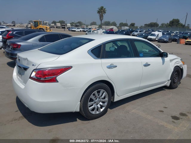 Nissan Altima 2.5 S 2015 1N4AL3AP1FN300818 Image 4
