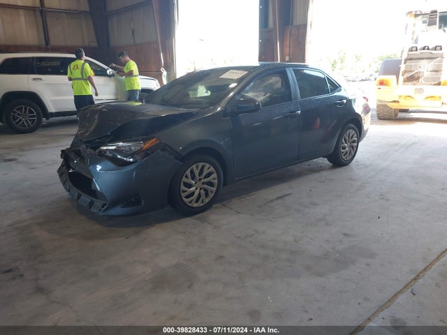 Toyota COROLLA LE 2017 2T1BURHE8HC855323 Image 2