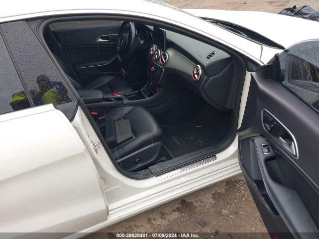 WDDSJ4EB8FN182880 Mercedes-Benz CLA 250
