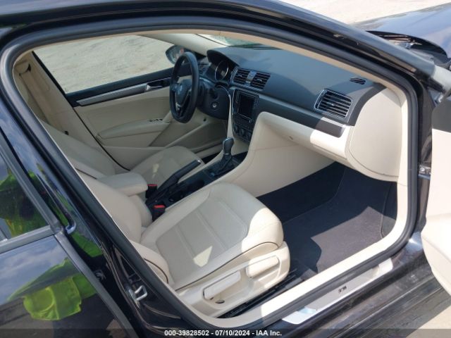 1VWAA7A31JC037400 Volkswagen Passat 2.0t R-line/2.0t S