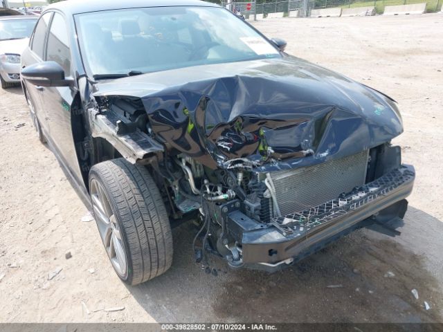 1VWAA7A31JC037400 Volkswagen Passat 2.0t R-line/2.0t S