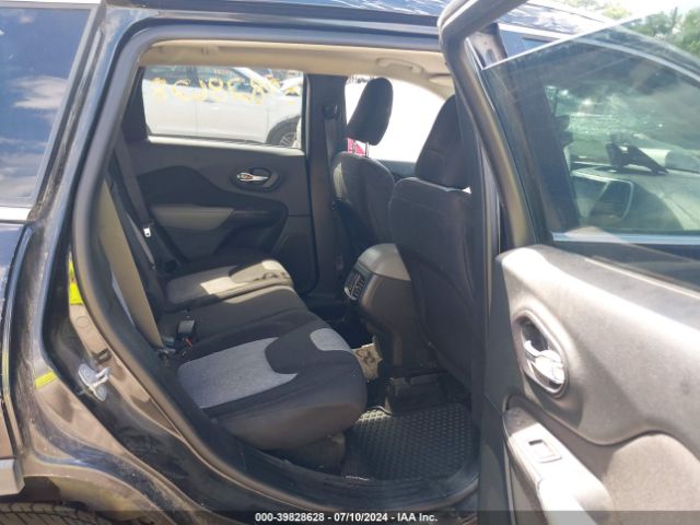1C4PJMCB1EW268317 Jeep Cherokee Latitude