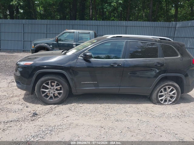 1C4PJMCB0HW644915 Jeep Cherokee Latitude 4x4