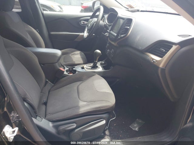 1C4PJMCB0HW644915 Jeep Cherokee Latitude 4x4