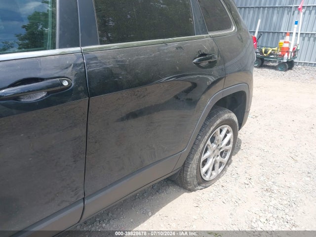 1C4PJMCB0HW644915 Jeep Cherokee Latitude 4x4