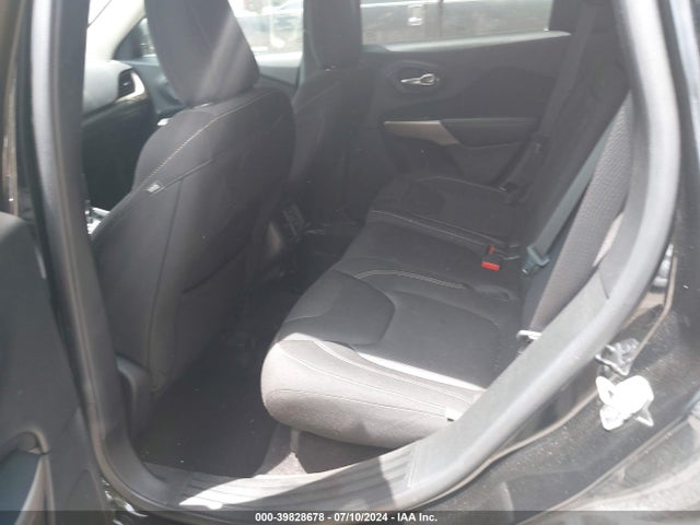 1C4PJMCB0HW644915 Jeep Cherokee Latitude 4x4