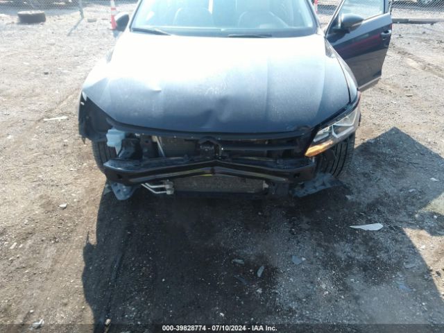 1VWDT7A3XHC068212 Volkswagen Passat 1.8t R-line