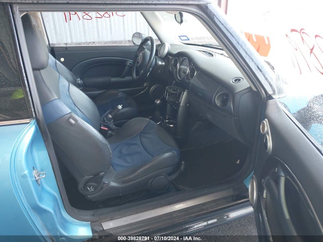 2003 MINI COOPER S WMWRE33413TD68361 Photo 4