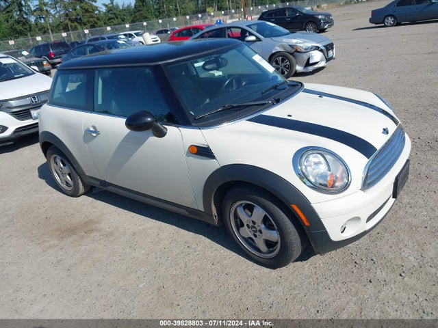 2010 MINI COOPER WMWMF3C57ATZ26434 Photo 0