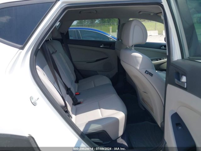 KM8J3CA47JU609316 Hyundai TUCSON SEL