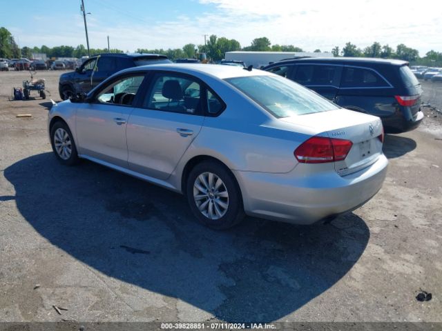 1VWAT7A35FC043153 Volkswagen Passat 1.8t Wolfsburg Edition