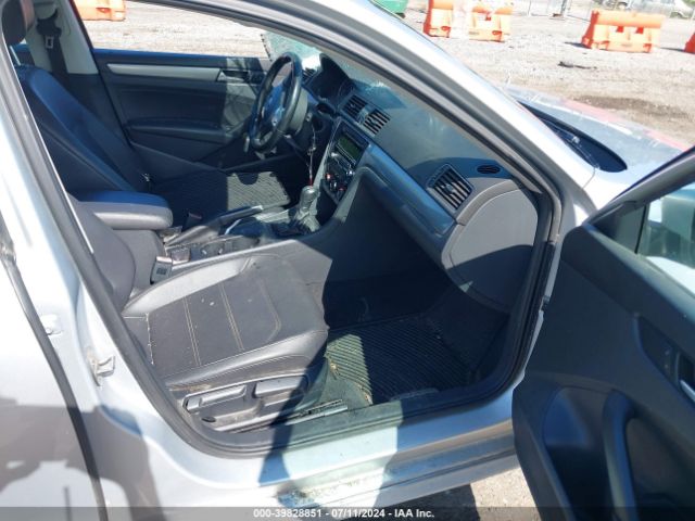 1VWAT7A35FC043153 Volkswagen Passat 1.8t Wolfsburg Edition