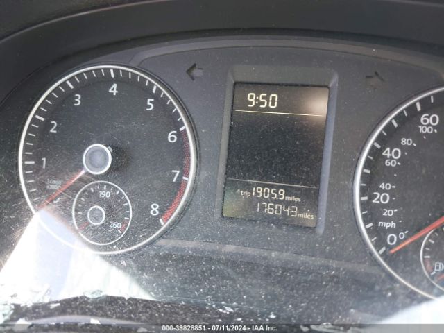 1VWAT7A35FC043153 Volkswagen Passat 1.8t Wolfsburg Edition