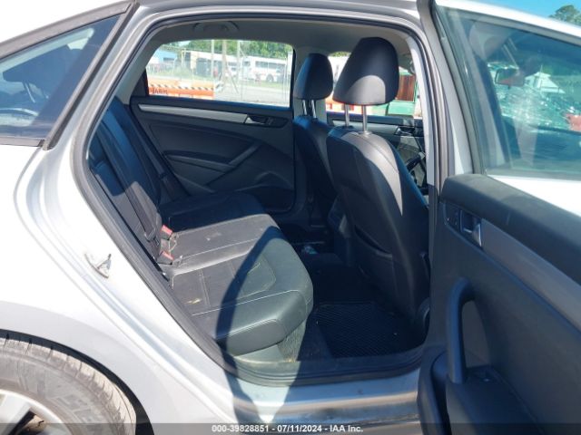 1VWAT7A35FC043153 Volkswagen Passat 1.8t Wolfsburg Edition